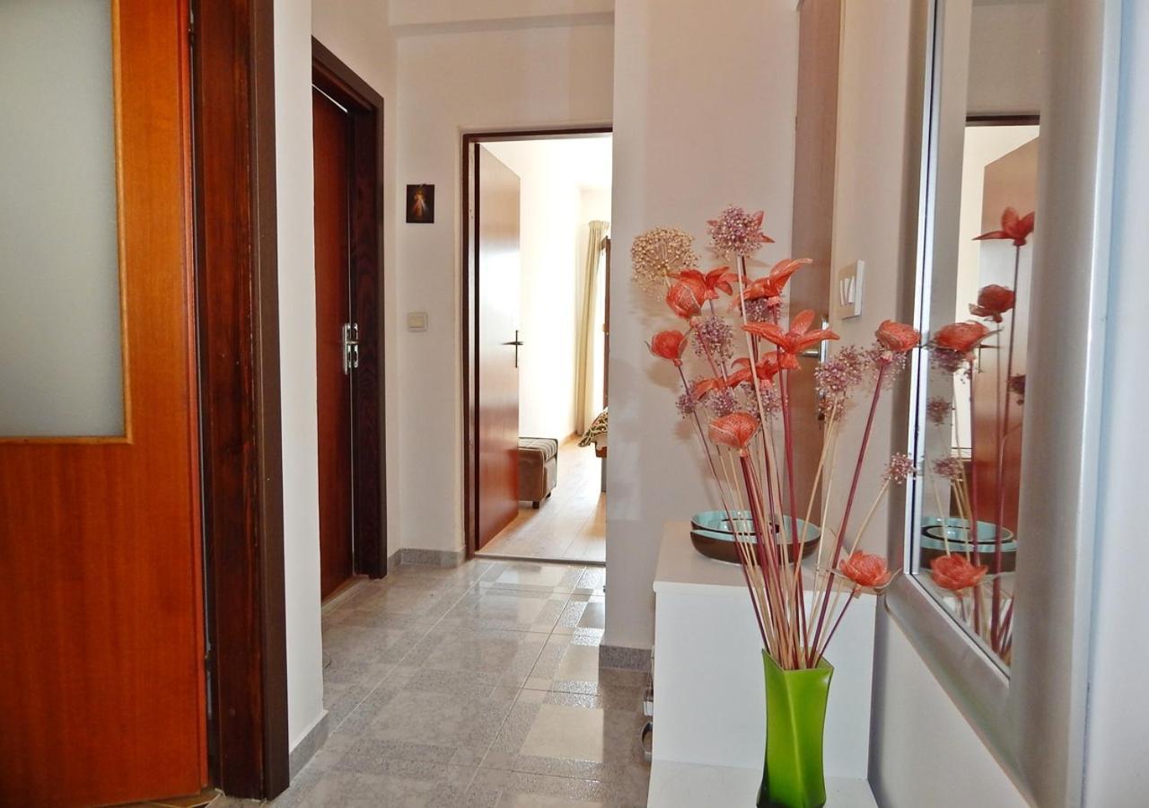 Apartment Gloria Podstrana Bagian luar foto