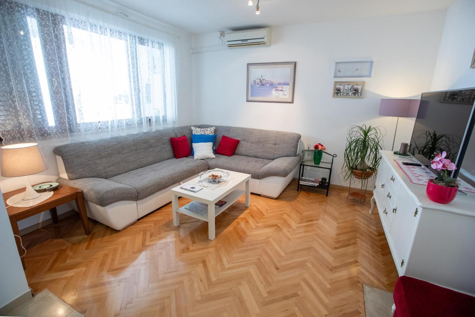 Apartment Gloria Podstrana Bagian luar foto